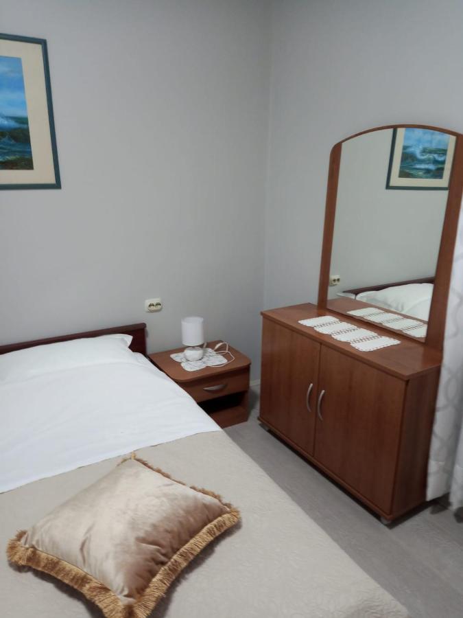 Apartmani Ivana Новалья Экстерьер фото